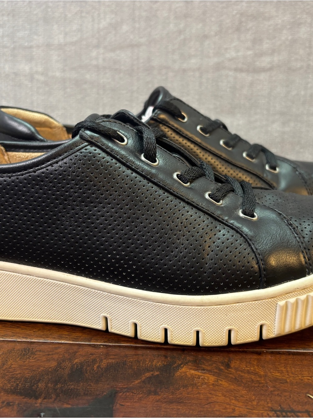 Naturalizer Women's Chunky Platform Black Leather Perforated Sneakers 9.5